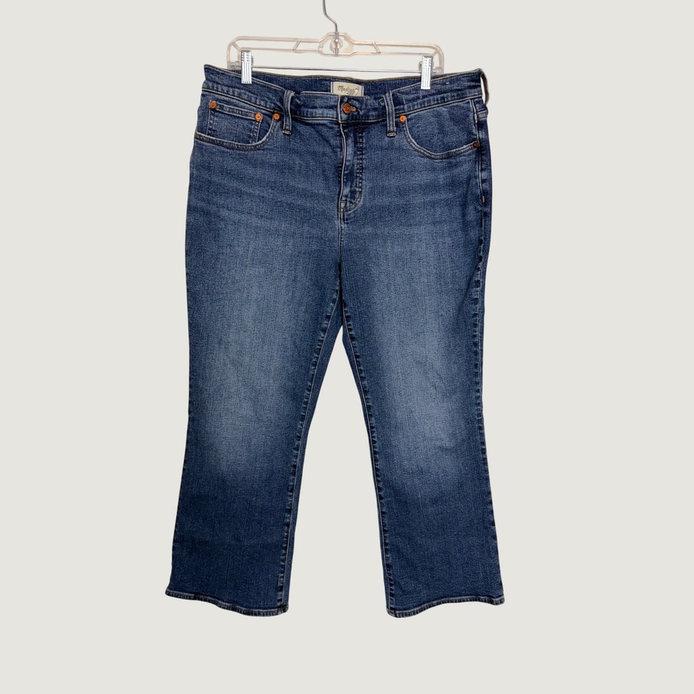 Madewell Mid-Rise Kick Out Jeans 32 Medium Blue Flare Stretch DM7708